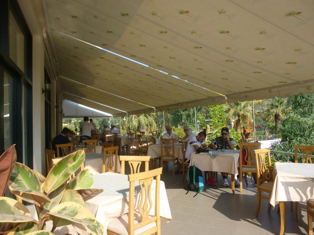 Hotel Rossi Vlorë 외부 사진